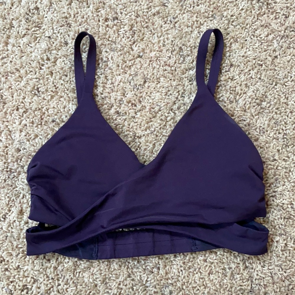 Lulu cross front sports bra